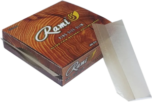 Compra Rami Brown Dispenser con 1716 hojas de papel natural sin blanquear. Ideal para una experiencia de fumado limpia y sostenible.