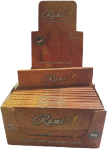 Descubre el papel de fumar Rami King Size Brown, elaborado con fibras naturales y sin blanquear, ideal para una experiencia de fumado más pura y sostenible.