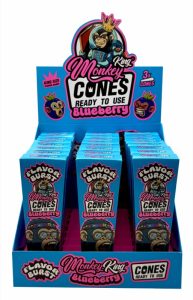 Display de 24 estuches de Monkey King Monkey Cones Flavor Burst King Size arandano, 3 conos por estuche