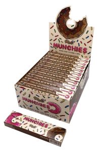 Display de 24 libritos de papel Munchies Classic King Size Slim + Tips sin blanquear de cáñamo